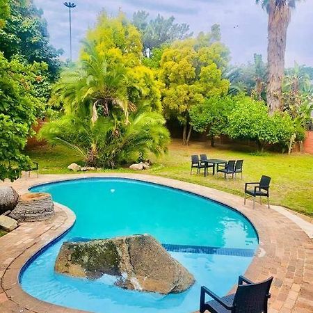 Albatrossways Lodge Сандтон Екстер'єр фото