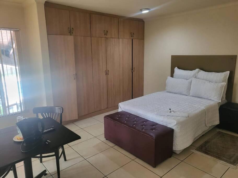 Albatrossways Lodge Сандтон Екстер'єр фото