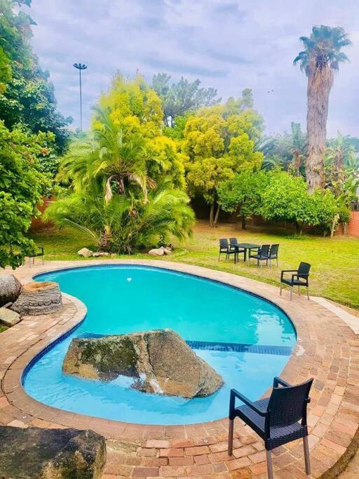 Albatrossways Lodge Сандтон Екстер'єр фото